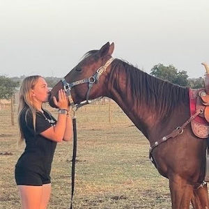 Meet your Posher, Ava